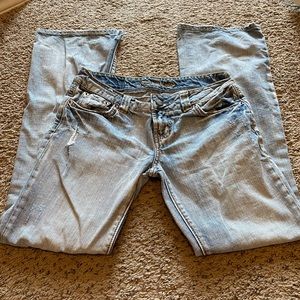 AE Boyfriend 77 size 4 Reg Jeans.